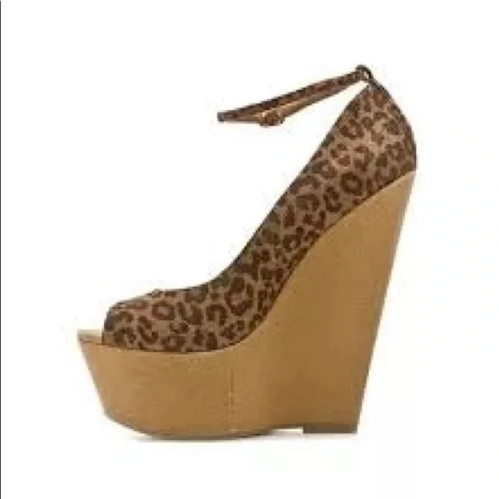 Zigi Soho Leopard Print Peep-Toe Platform Wedges | Size 9